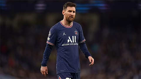 Saudi Government Reportedly Offers Lionel Messi the Biggest Contract in Football History, Surpassing Ronaldo’s Deal.