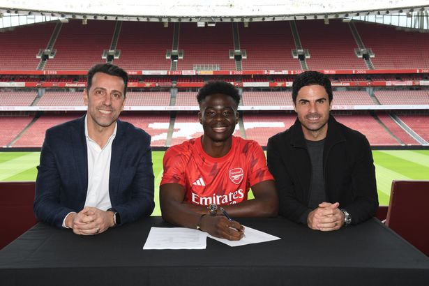 With his substantial salary at Arsenal, Bukayo Saka could afford to own a car collection that rivals both Messi’s and Ronaldo’s.