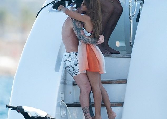 Lionel Meѕѕi and Wife Antonella Roccuzzo’ѕ Romantic Getaway Aboard 14 Million USD Luxury Yacht in Ibiza